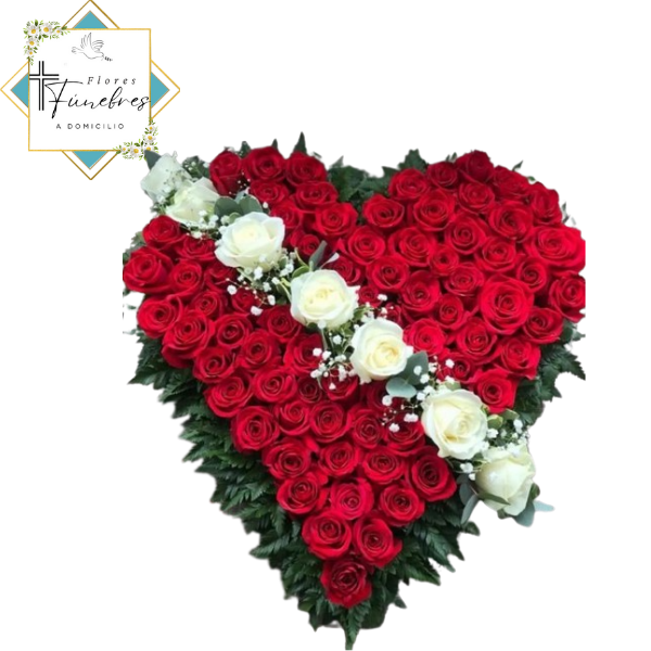 CORONA CORAZON 50 CM FLECHADA EN ROSAS ECUATORIANAS